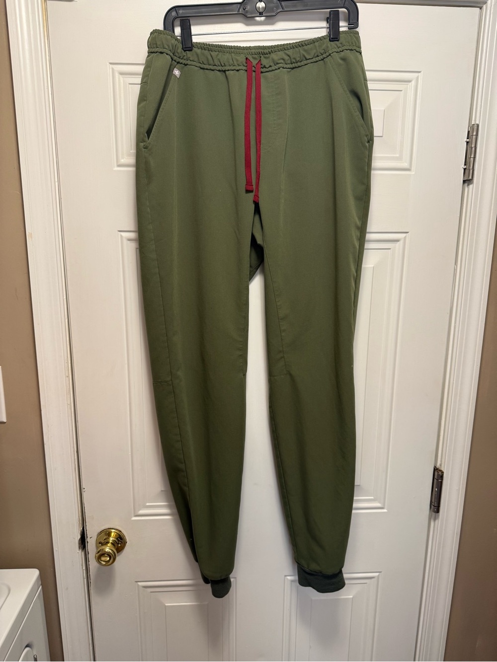 Figs Men's Olive Green Jogger Pants with Red Drawstring size Large/Tall